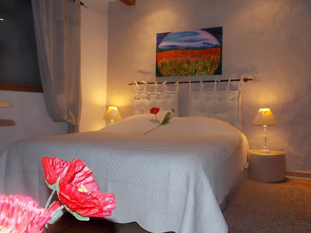 La Maison Du Bonheur Aups Chambre photo