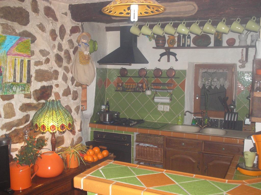 La Maison Du Bonheur Aups Extérieur photo