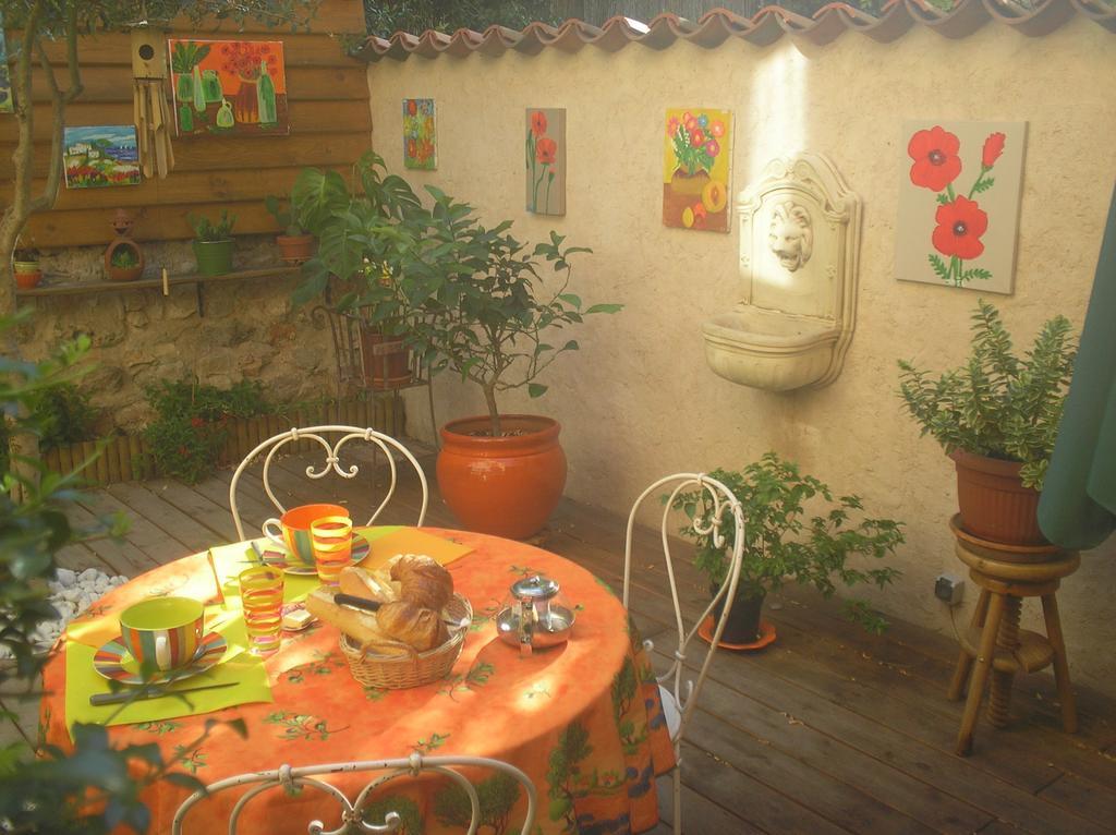 La Maison Du Bonheur Aups Extérieur photo