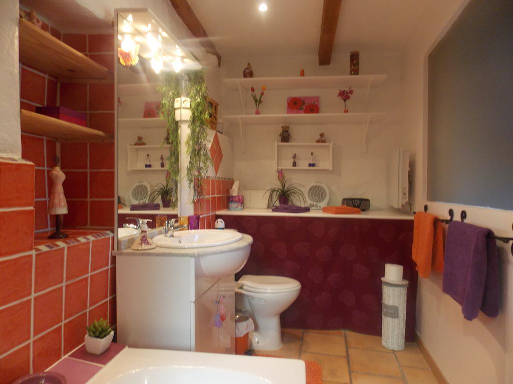 La Maison Du Bonheur Aups Chambre photo